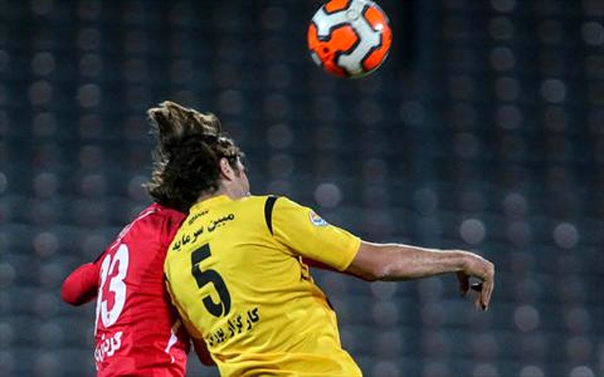 توقف پرسپولیس مقابل سپاهان 10 نفره و گل‌نزدن‌های طارمی