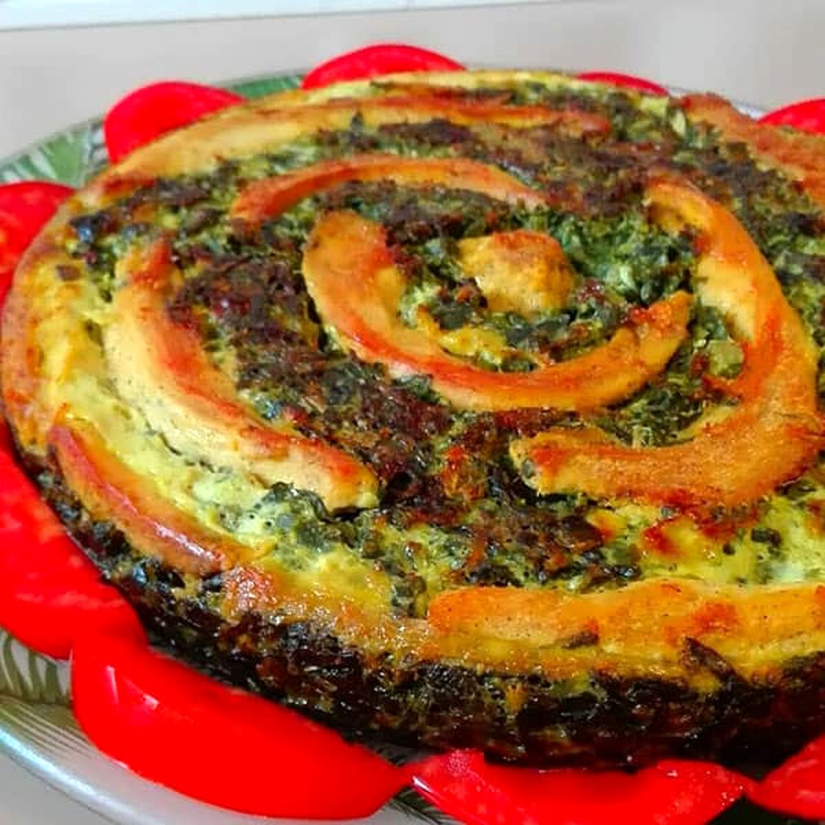 طرز تهیه کوکو سبزی با مرغ مجلسی و خوشمزه به روش رستورانی