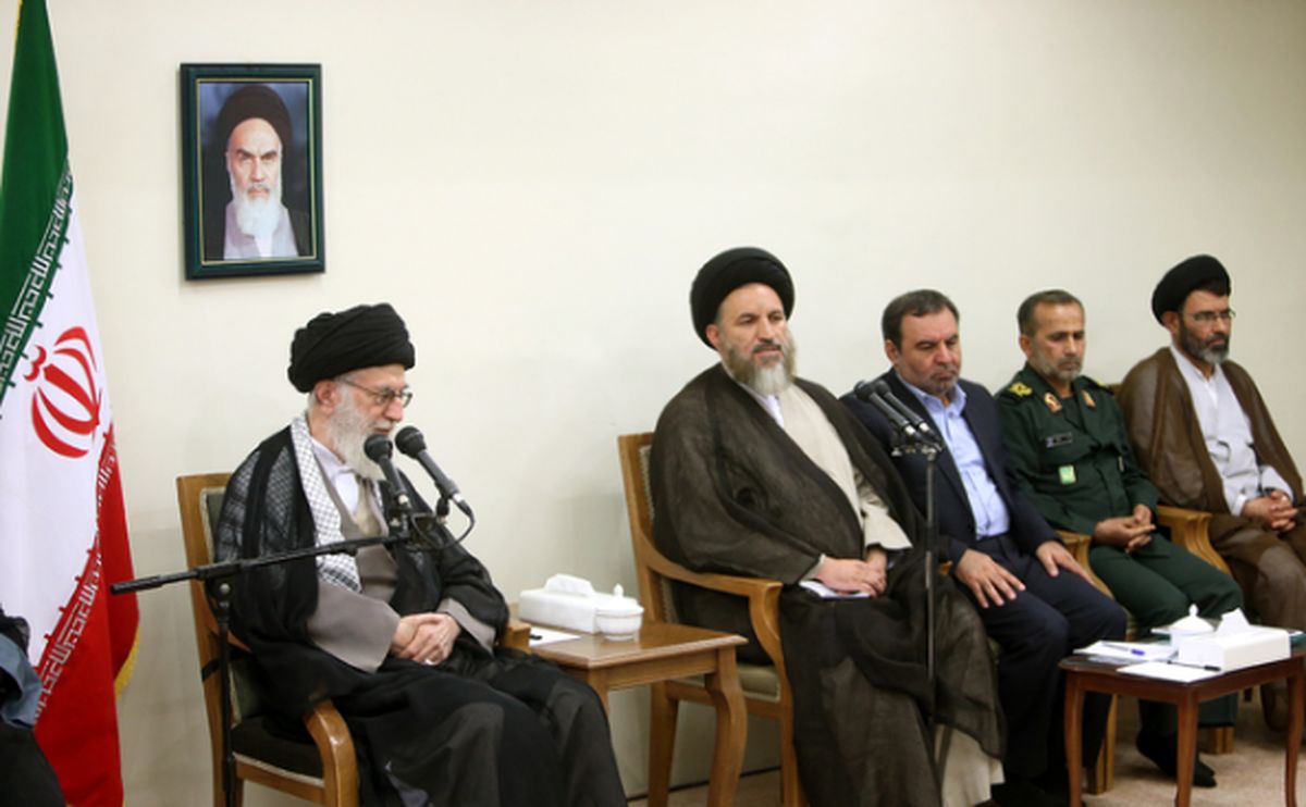 رهبر انقلاب: برخی سعی می‌کنند آرمانهای والای شهیدان را پنهان کنند