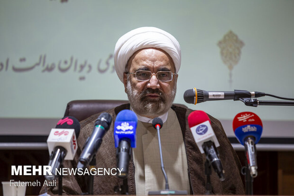 حذف برخی عناوین مجرمانه / بررسی تبدیل استجازه رهبری به قانون