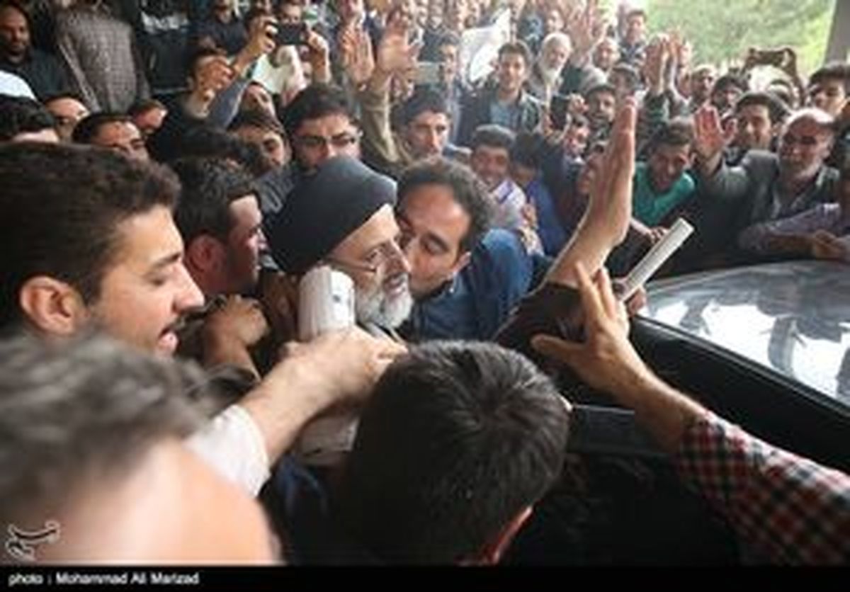 رئیسی با امام جمعه و علمای اهل سنت سنندج دیدار کرد