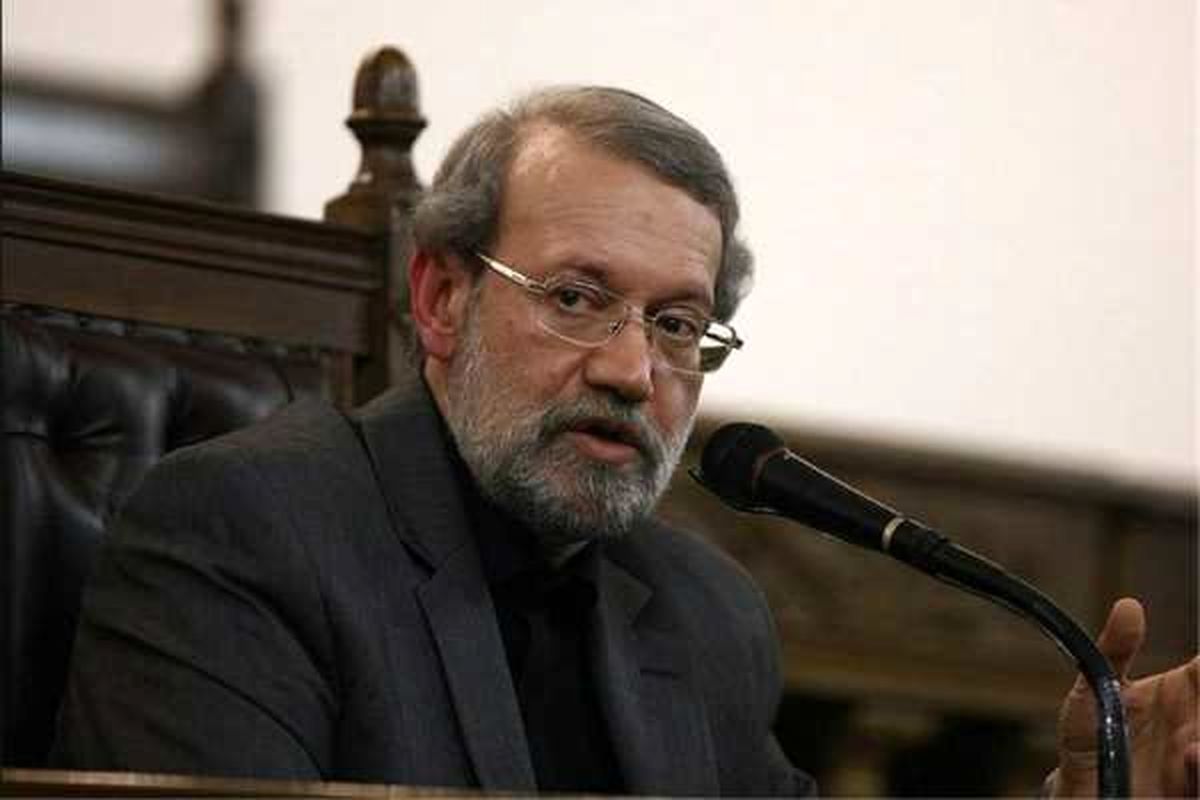  لاریجانی:تسهیلات گران بانکی، عامل قیمت بالای کالاهای ایرانی است