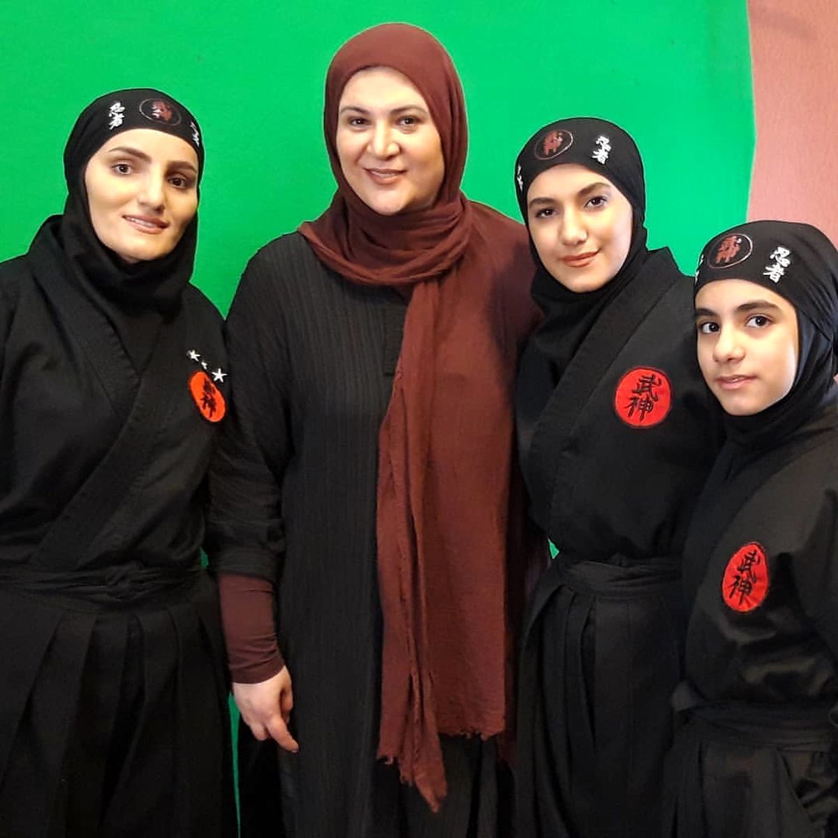 عکس ریما رامین فر در کنار رکوردشکنان عصر جدید