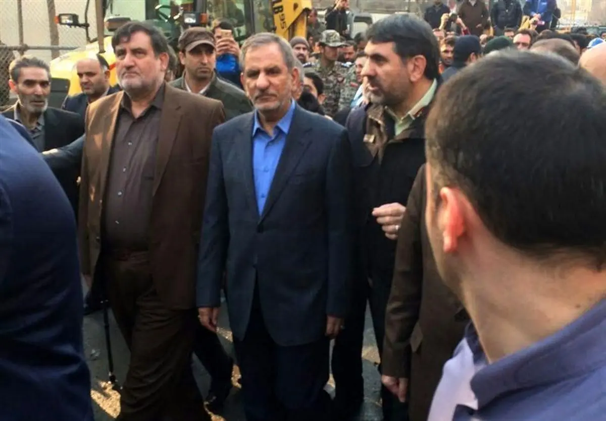 معاون اول رئیس‌جمهور در محل حادثه ساختمان پلاسکو حضور یافت+ عکس