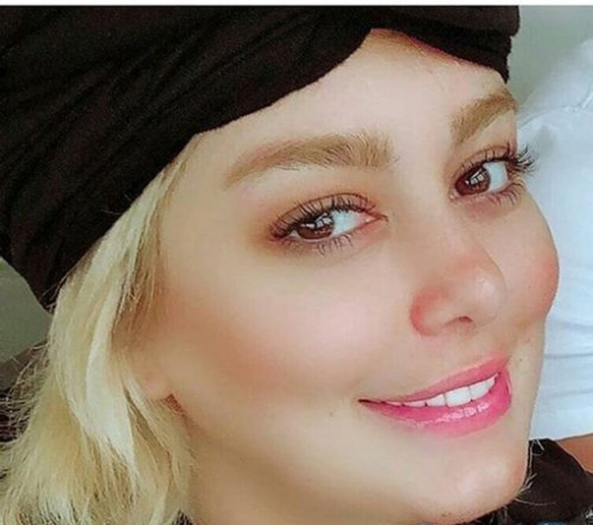 عکس های سحر قریشی با تیپی متفاوت در یک جای خاص