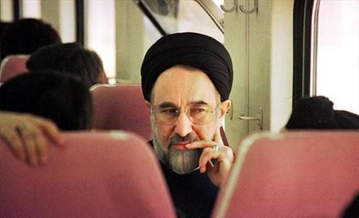 عکس یادگاری بازیگر زن کشف حجاب کرده با سید محمد خاتمی/عکس