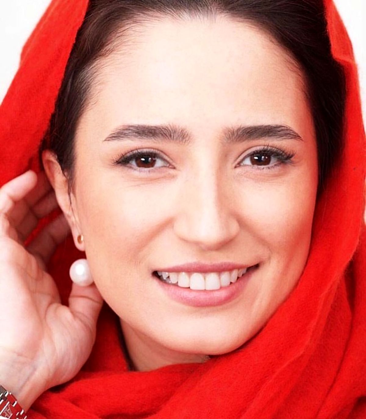 نگار جواهریان با شالی زیبا