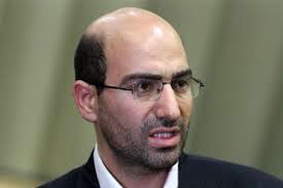 ابوترابی: با نشستن درون کاخ نمی‌توان دولت را اداره کرد