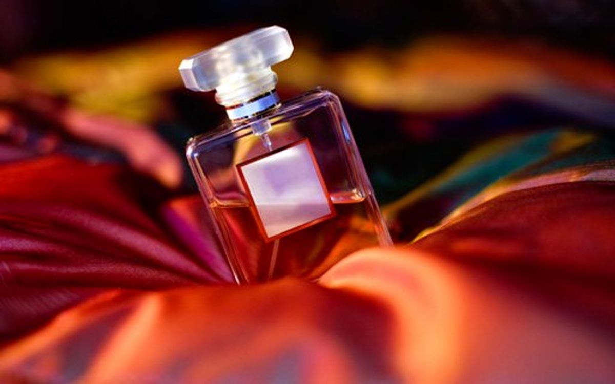 کدام عطر، براي چه کسي و چه فصلي مناسب است؟/ اين عطر چقدر ماندگاري دارد؟