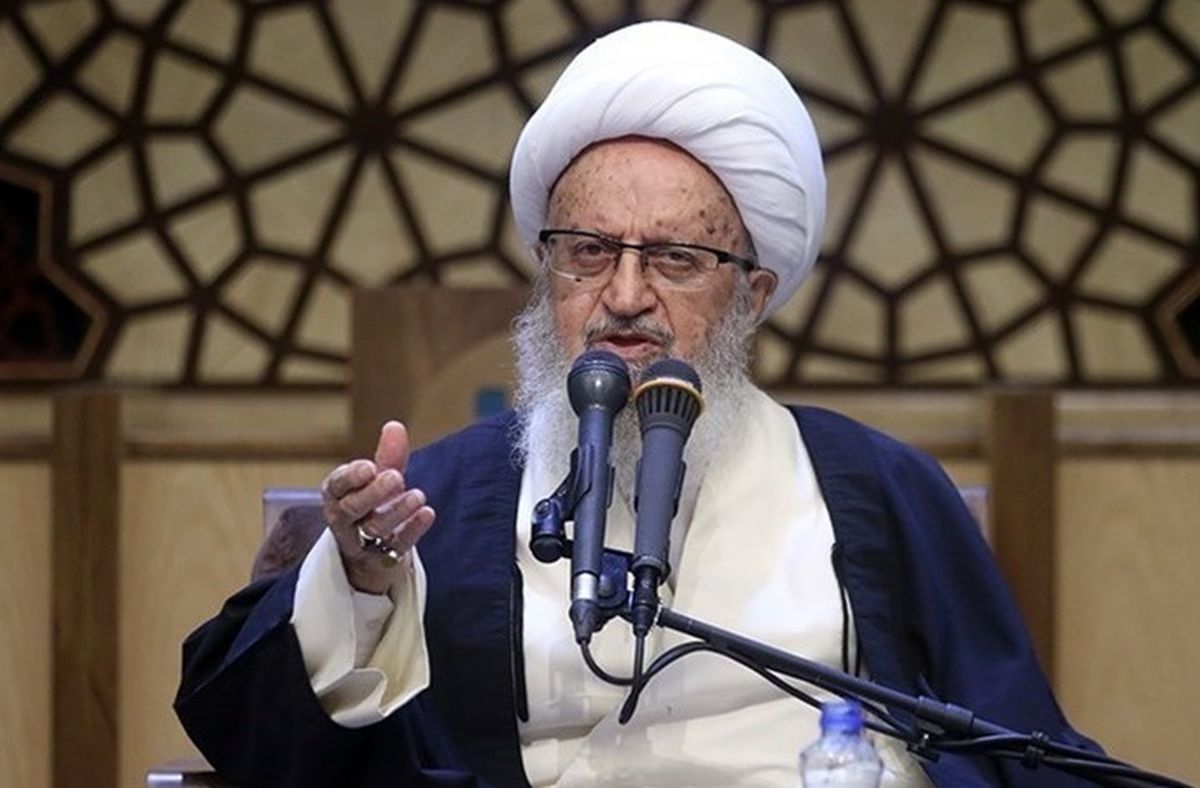 آیت الله مکارم شیرازی:حضور ایران در سوریه و عراق مزاحمت برای آمریکاست