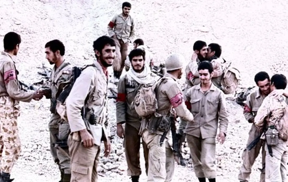 گفت‌وگو با سرباز پناهنده‌ عراقي كه يك گردان را از محاصره بعثي‌ها 