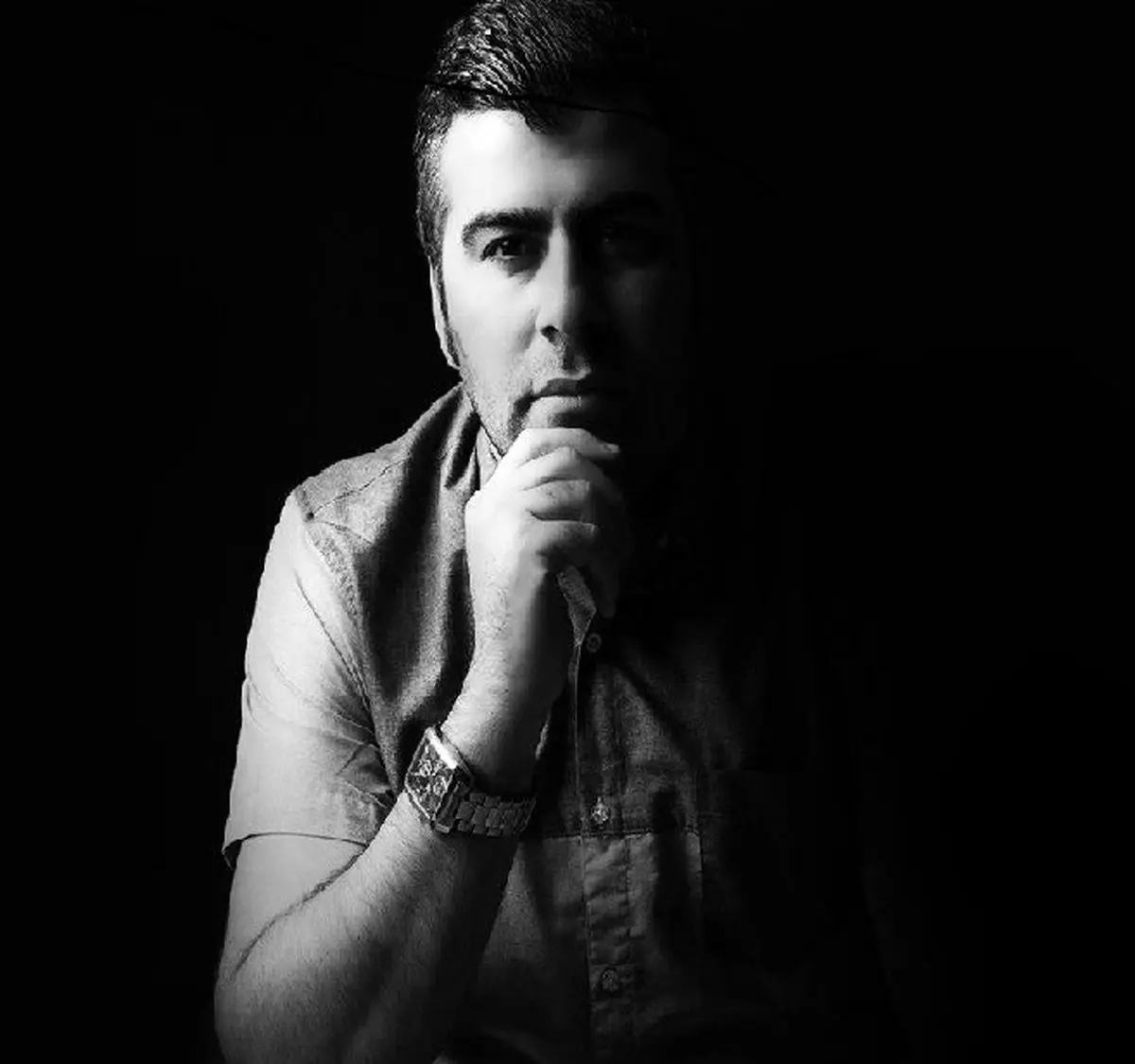 دوبلور و گوینده رادیو خواننده شد