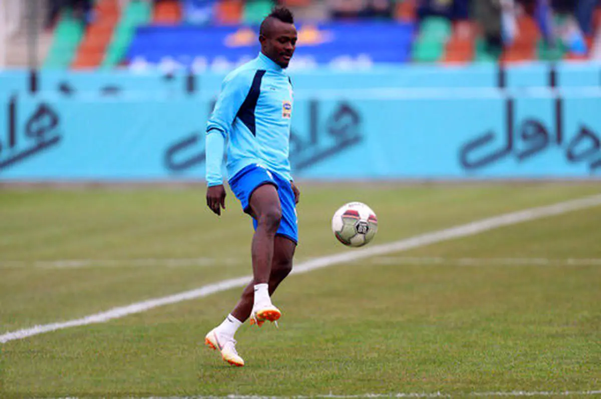 منشا دو ساعت قبل از بازی از ترکیب خارج شد!