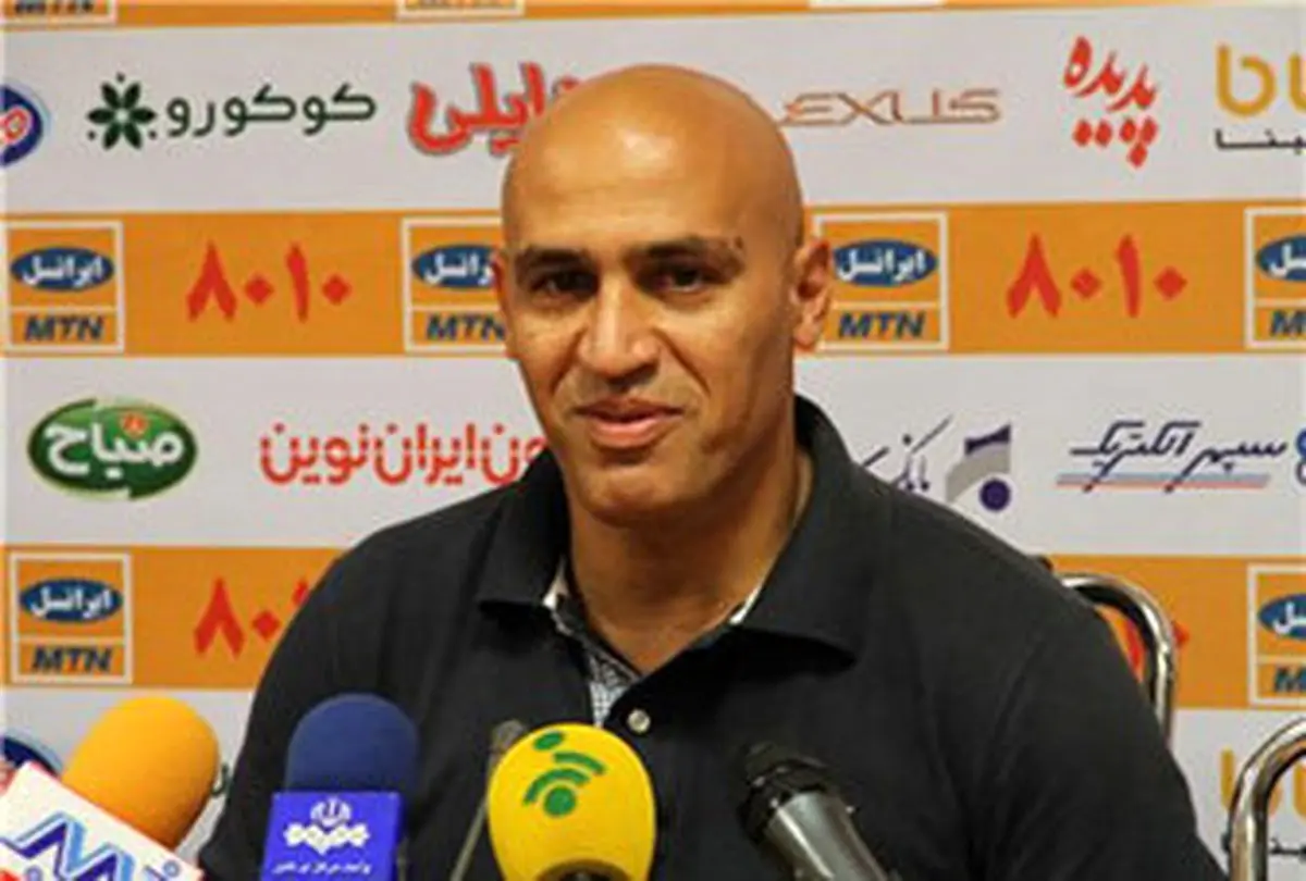 منصوریان، خودش مستقیما وارد حل مشکلات جدی استقلال شد