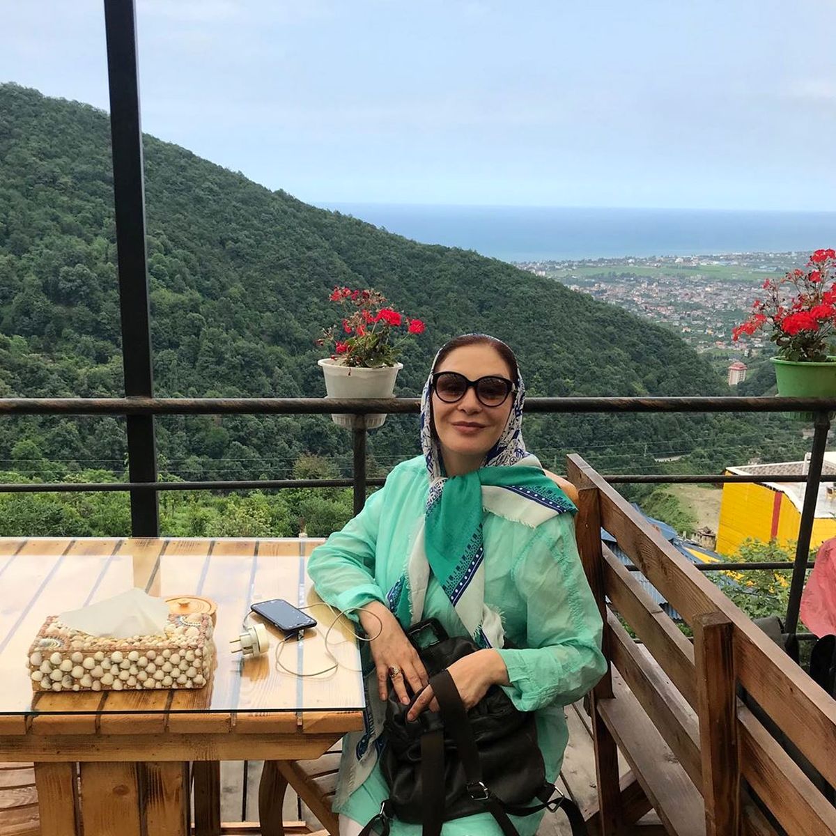 عکس افسانه بایگان در کوی پریان