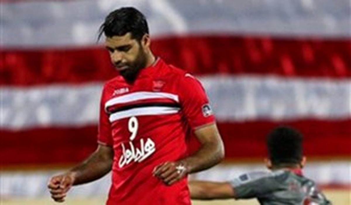 هافبک استقلال هم اتاقی طارمی شد
