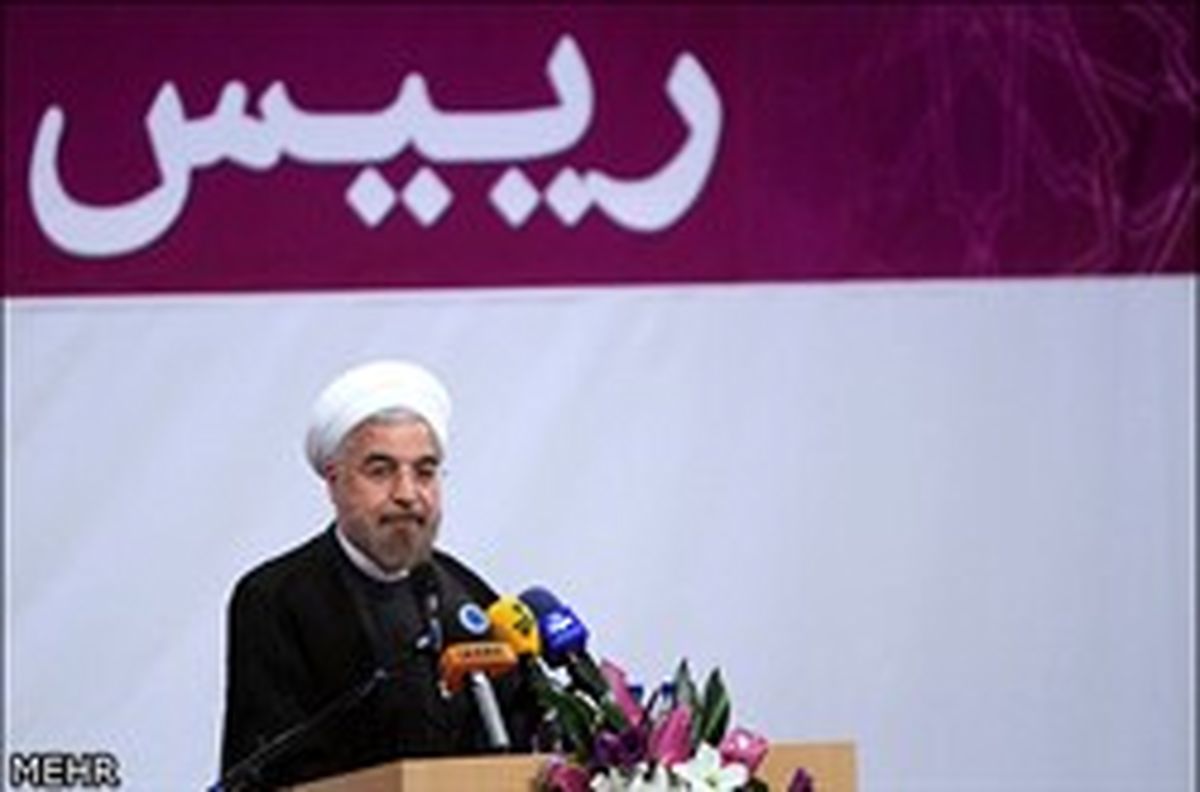 حمایت حسن روحانی از استقلال + عکس