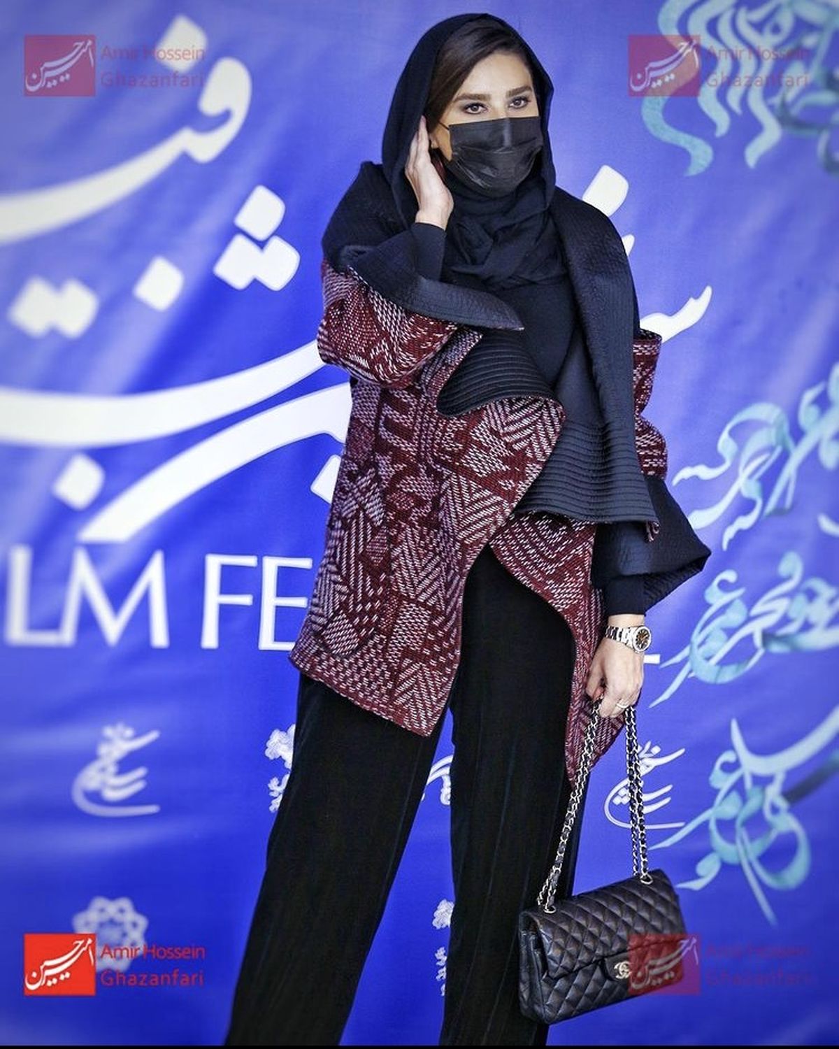 رونمایی از تیپ سحر دولتشاهی در سی و نهمین جشنواره فیلم فجر + عکس