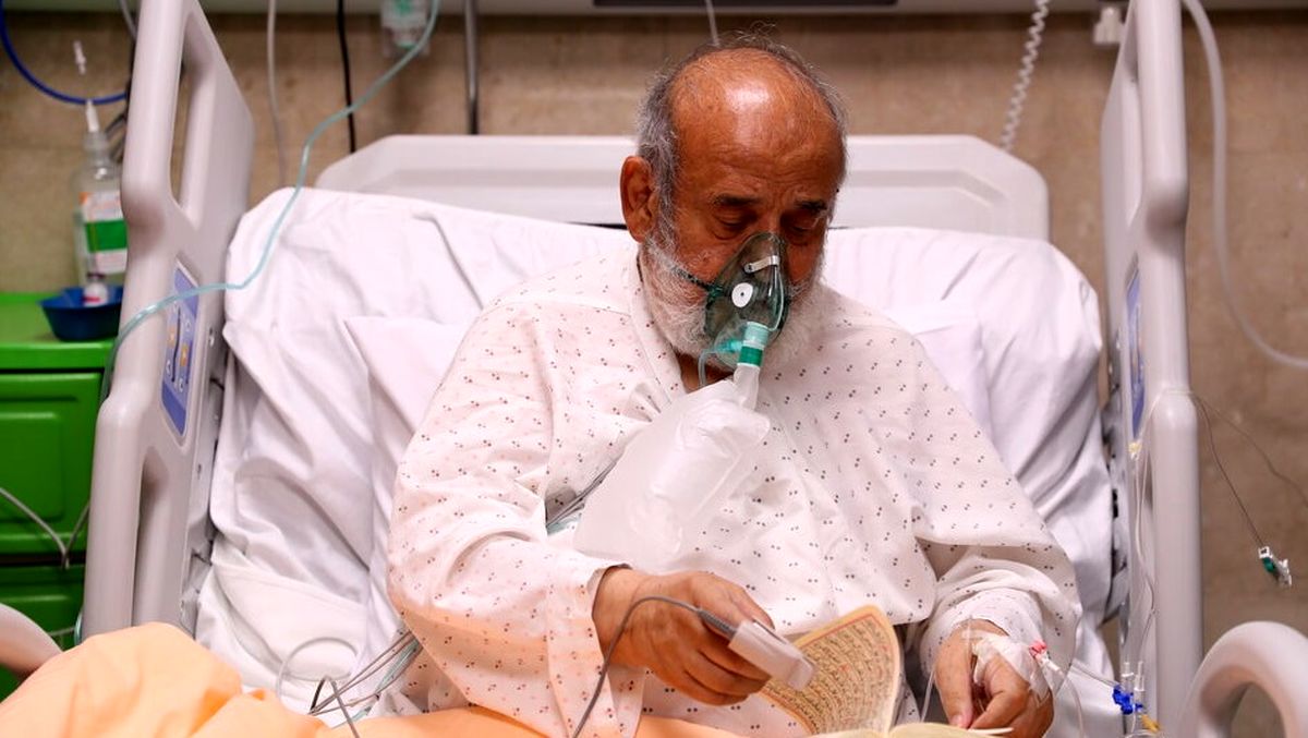 
مرخص شدن حجت‌الاسلام انصاریان از بیمارستان 
