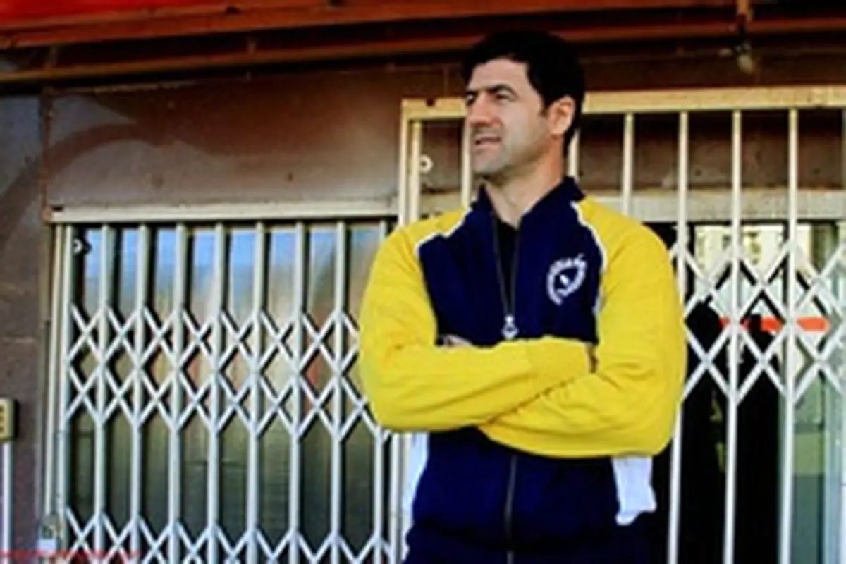 کریم باقری: نه کارت دارم نه مدرک مربیگری