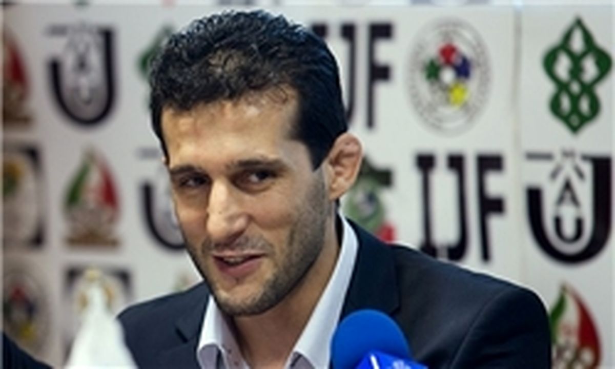 از همه مردم عذرخواهی می‌کنم