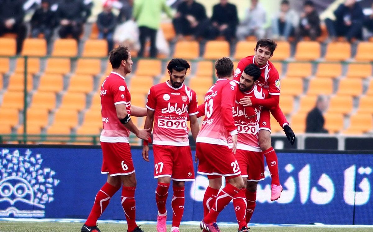 پیروزی سرخ‌ها برابر قهرمان نیم فصل/پرسپولیس استقلال راصدرنشین کرد