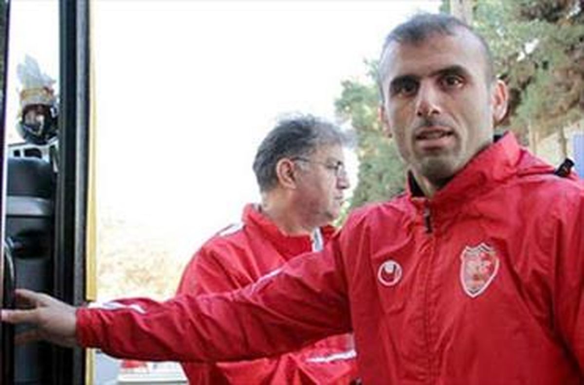 مدافع تیم فوتبال پرسپولیس به تهران برگشت