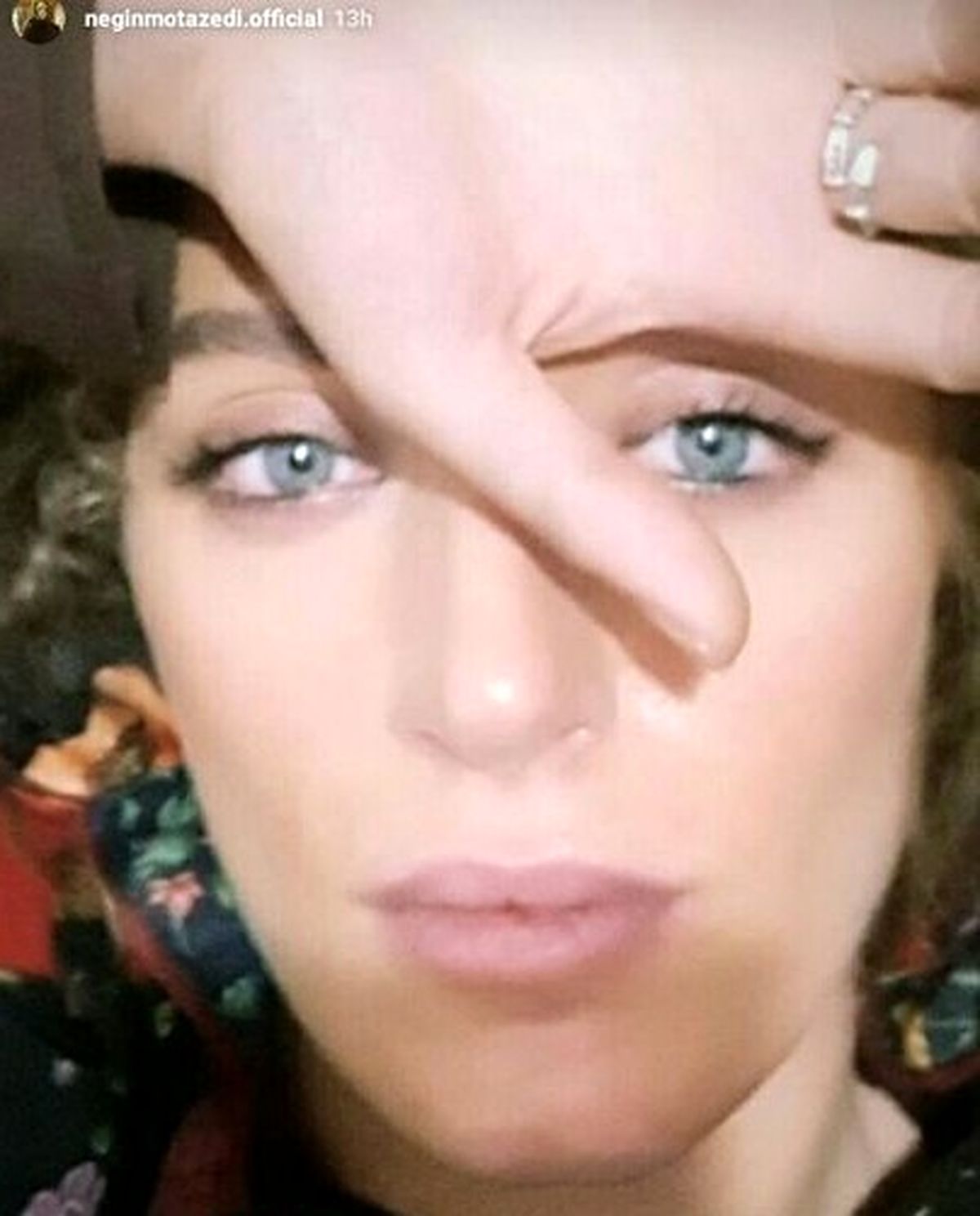 ژست هندی طور خانم بازیگر چشم رنگی+عکس