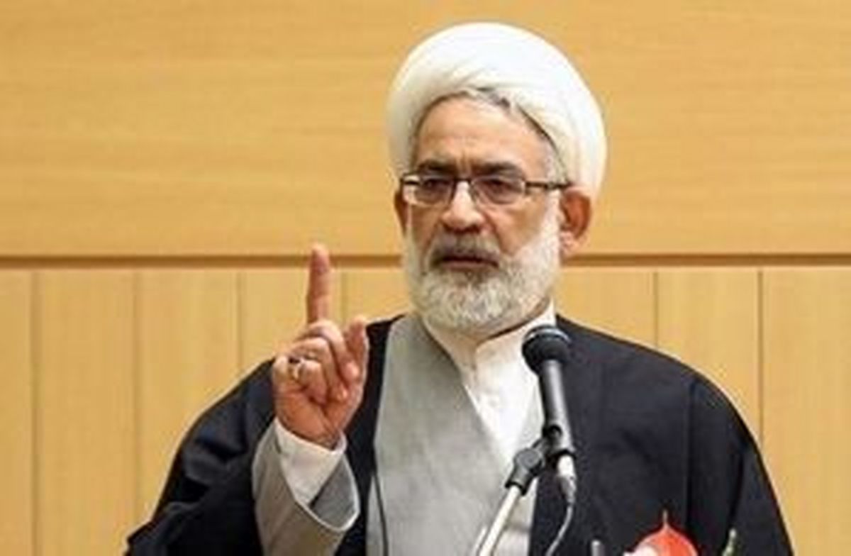 با قاچاقچیان و متخلفان بازار ارز برخورد می‌کنیم