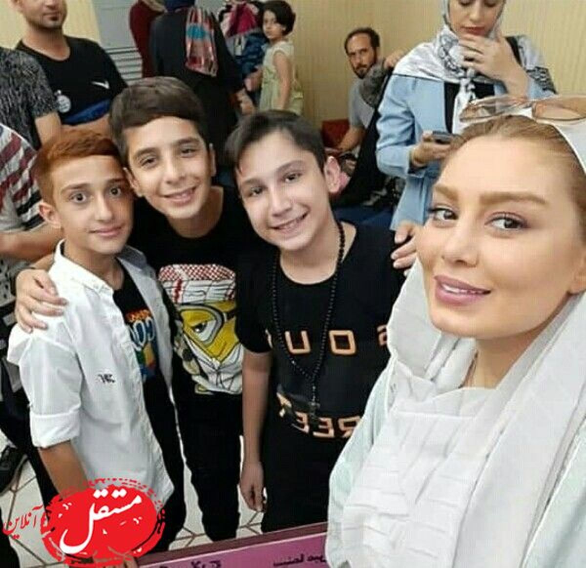 سحر قریشی و طرفداران پسرش + عکس