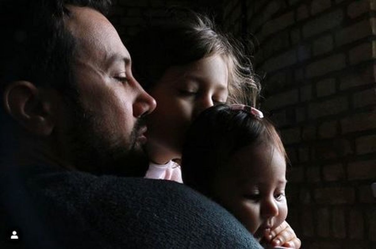 عاشقانه های شاهرخ استخری با دخترانش + عکس