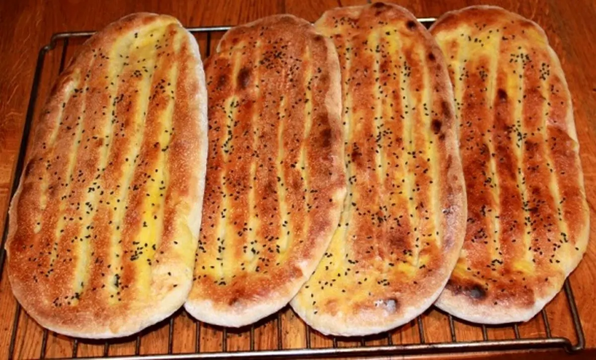 آزاد شدن یکباره قیمت نان بهتر از اجرای دو مرحله ای/ هیچ قشری از قیمت و کیفیت آرد و نان رضایت ندارد
