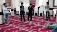 فوتبال بازی کردن یک امام جمعه در مسجد !