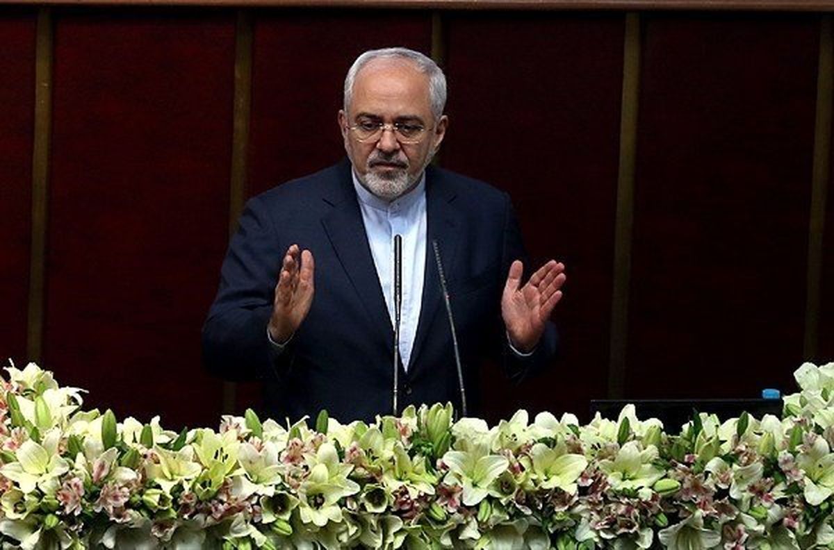 آغاز به کار همایش برجام و اقتصاد مقاومتی با سخنرانی ظریف