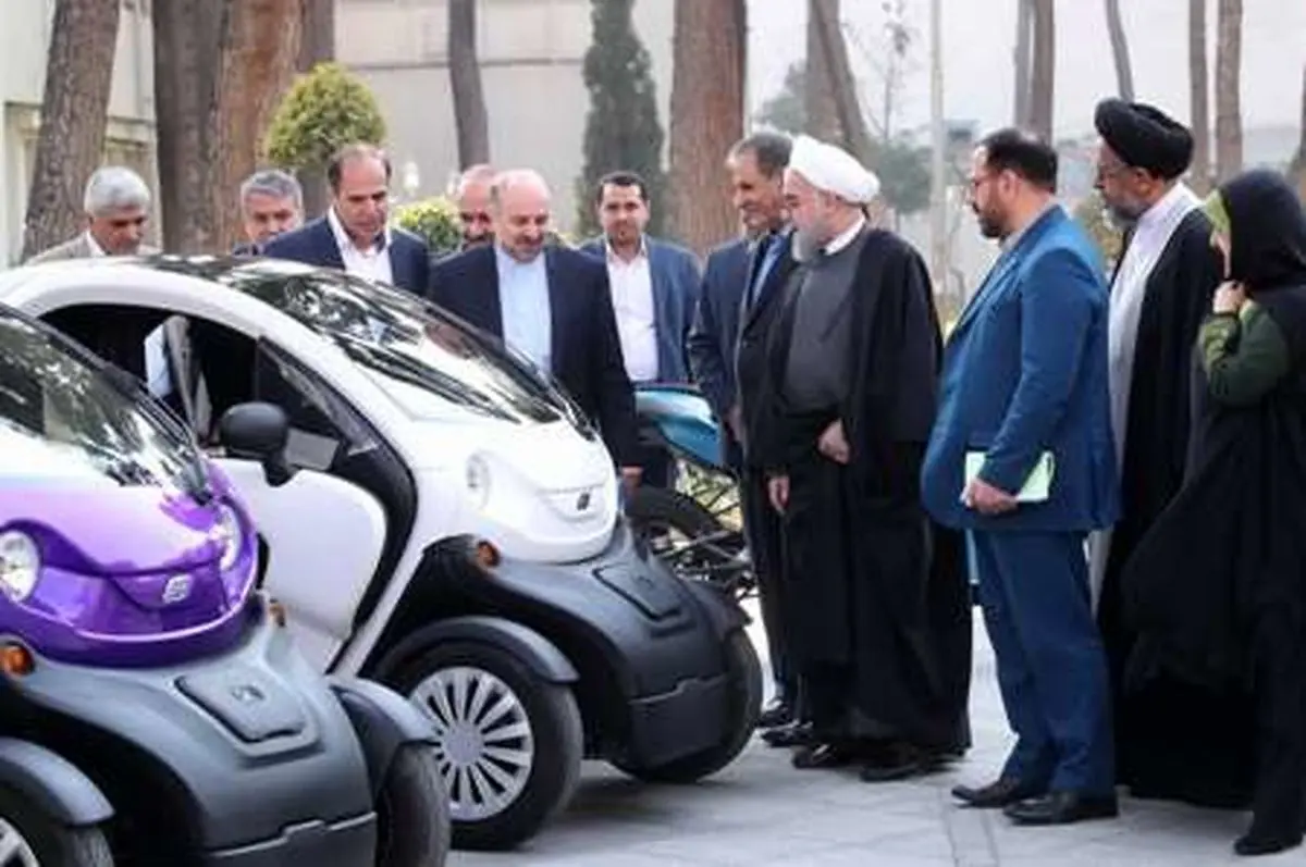 روحانی از محصولات تولیدی سه شرکت دانش بنیان بازدید کرد
