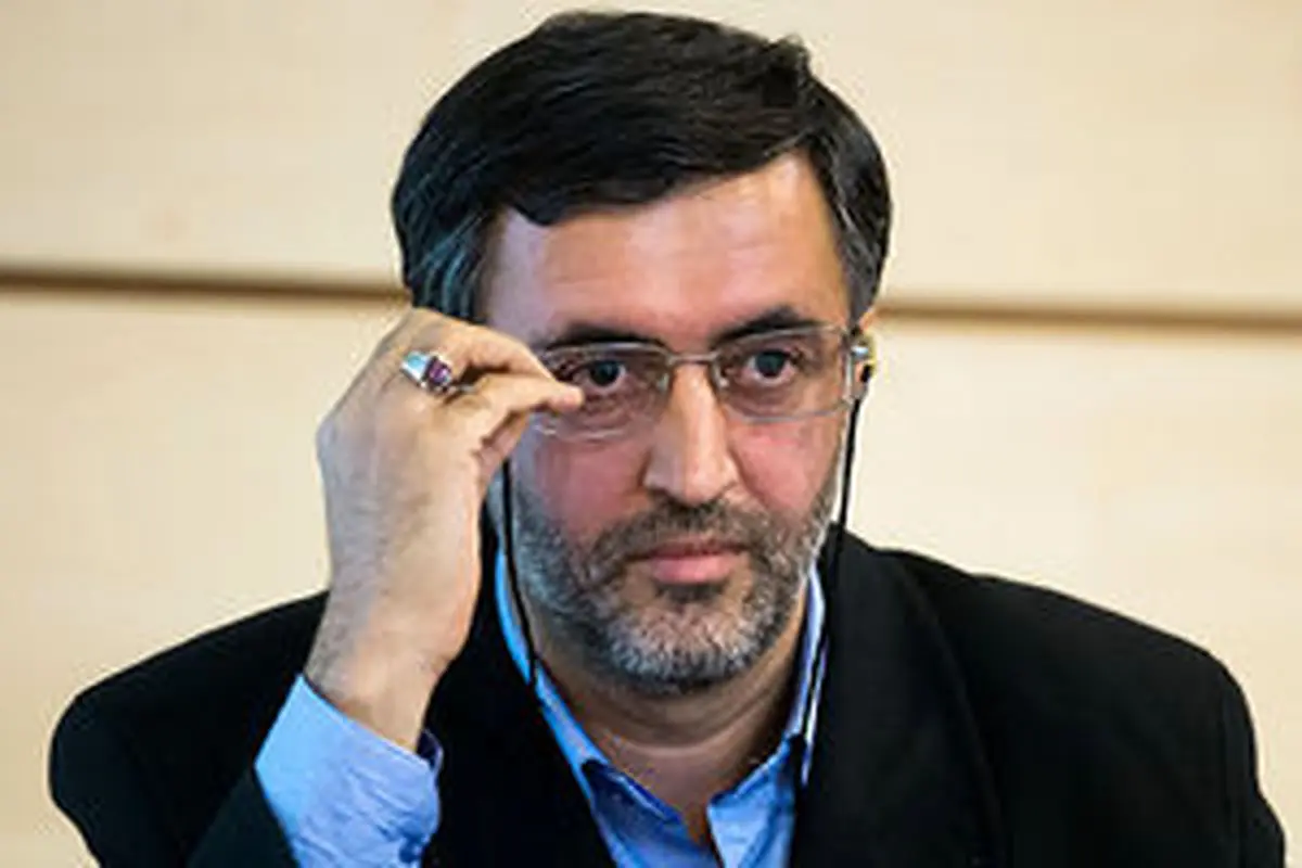 قهرمان شدن در ماندن است
