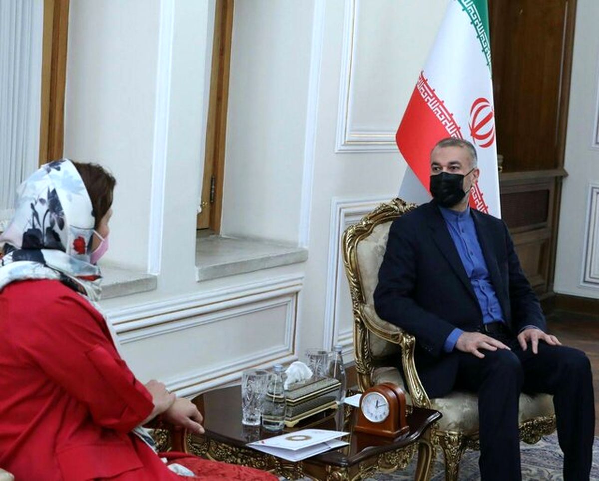 تاکید وزیر خارجه ایران و معاون وزیر اسلواک بر تقویت روابط دو کشور
