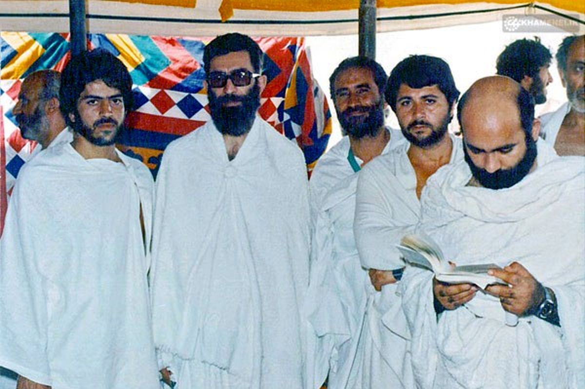 تصویری از آیت الله خامنه ای در مراسم حج