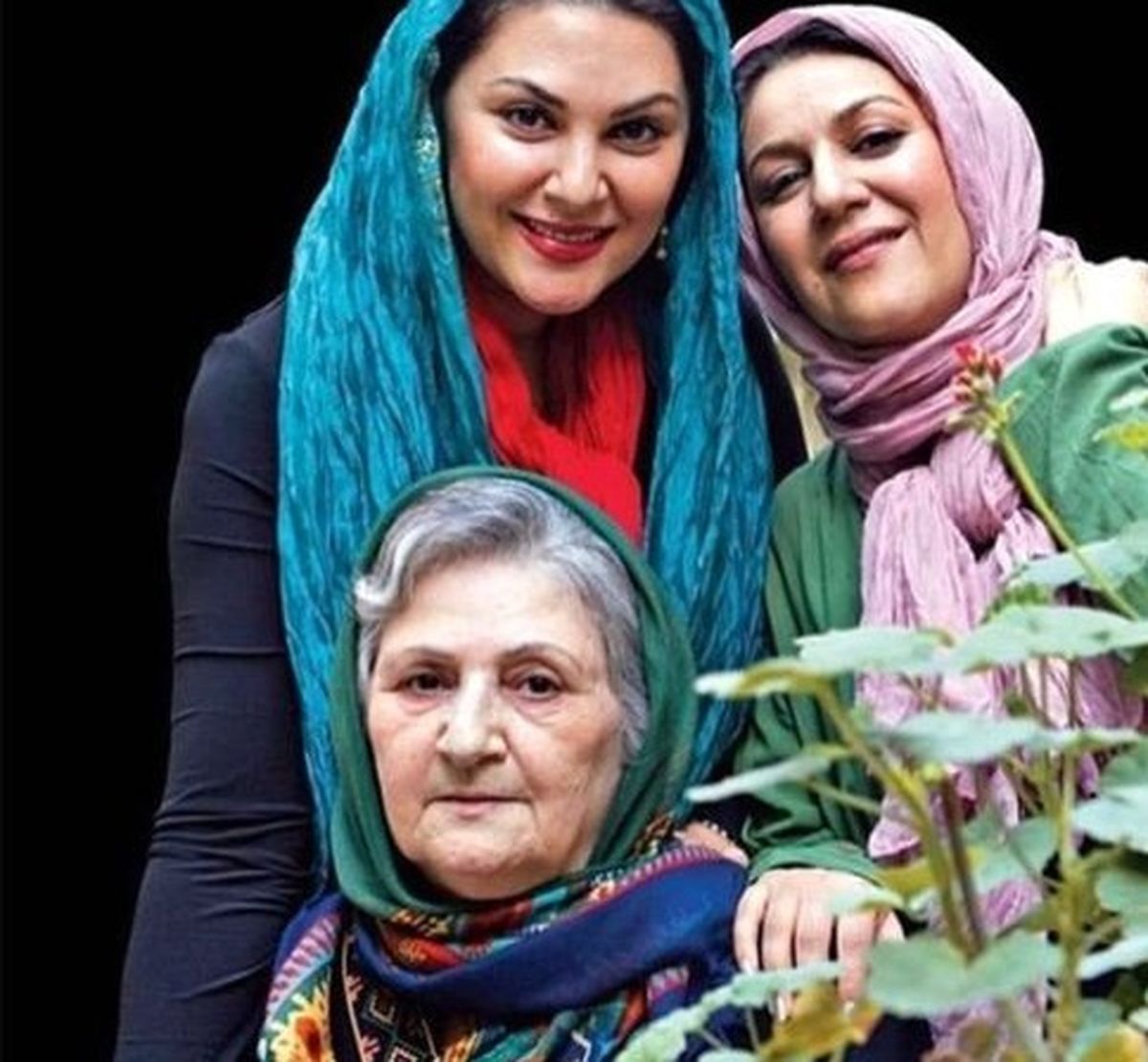 خواهران اسکندری و مادر زیبایشان