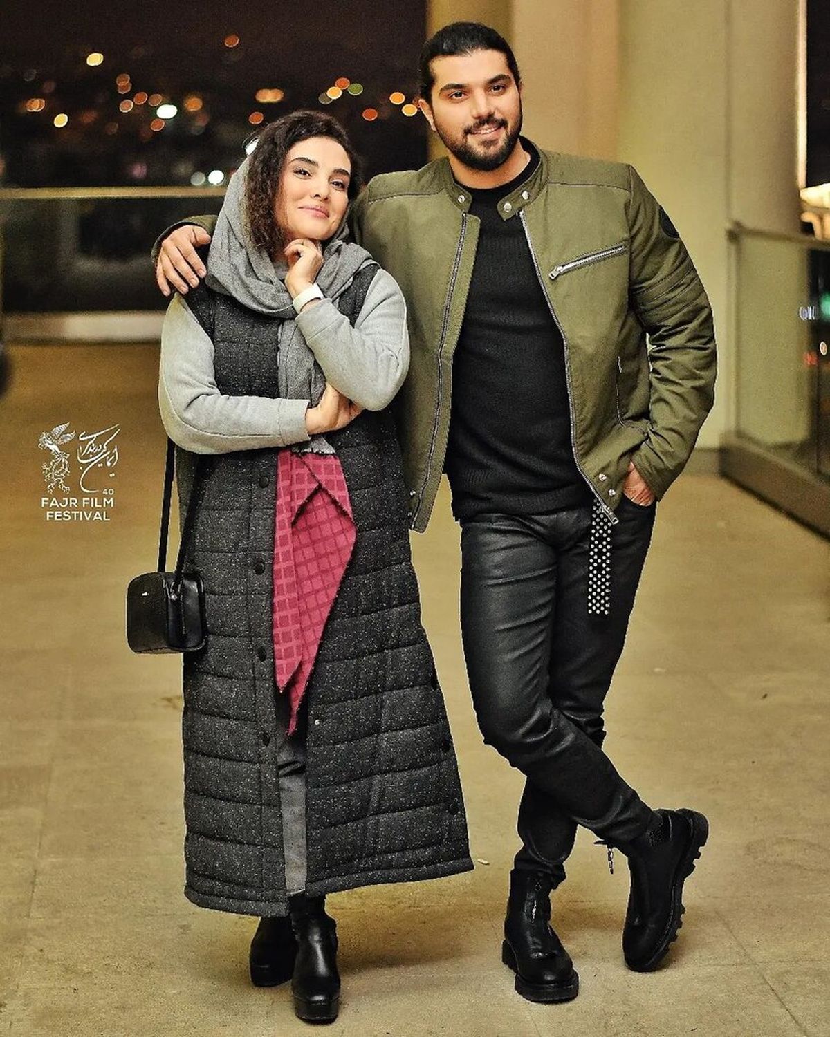 استایل جذاب سینا مهراد در کنار خواهرش
