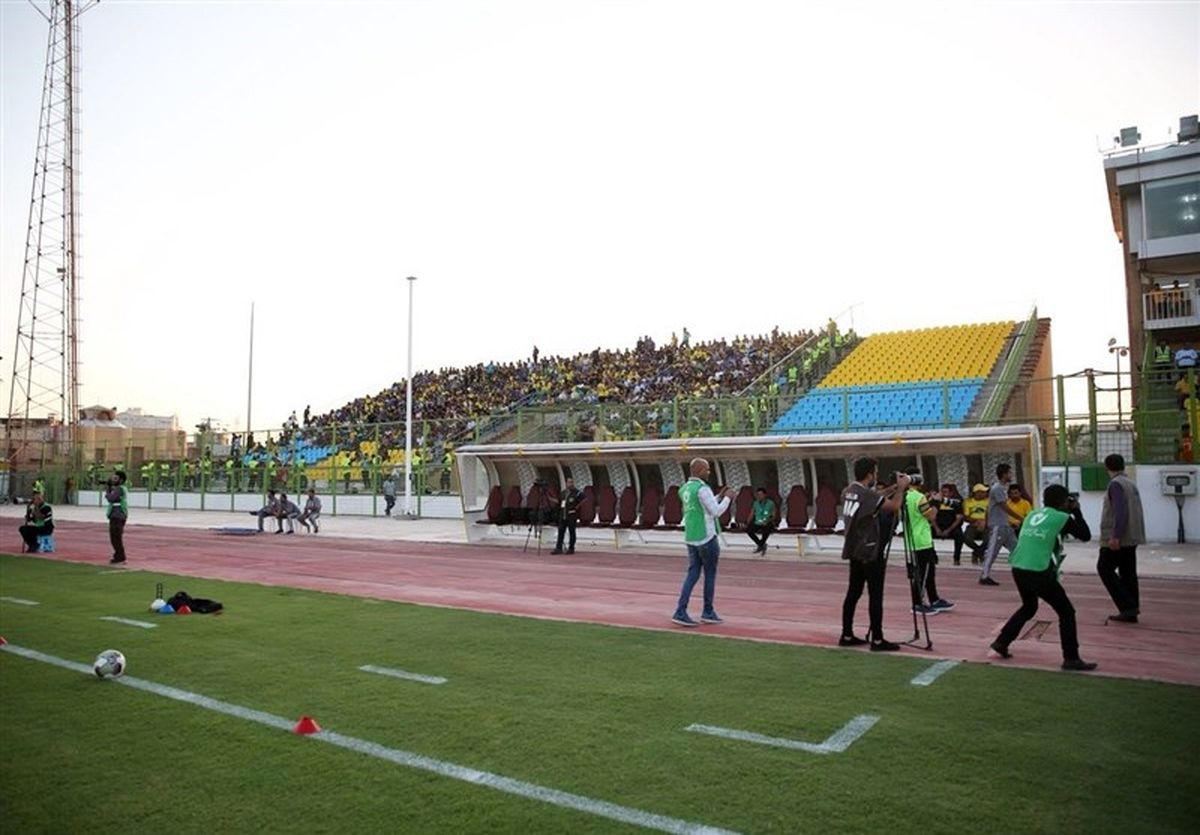 توهین تماشاگران به پرسپولیسی‌ها 