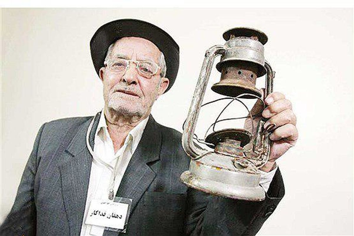 ریزعلی خواجوی، قهرمان دوران کودکی‌مان