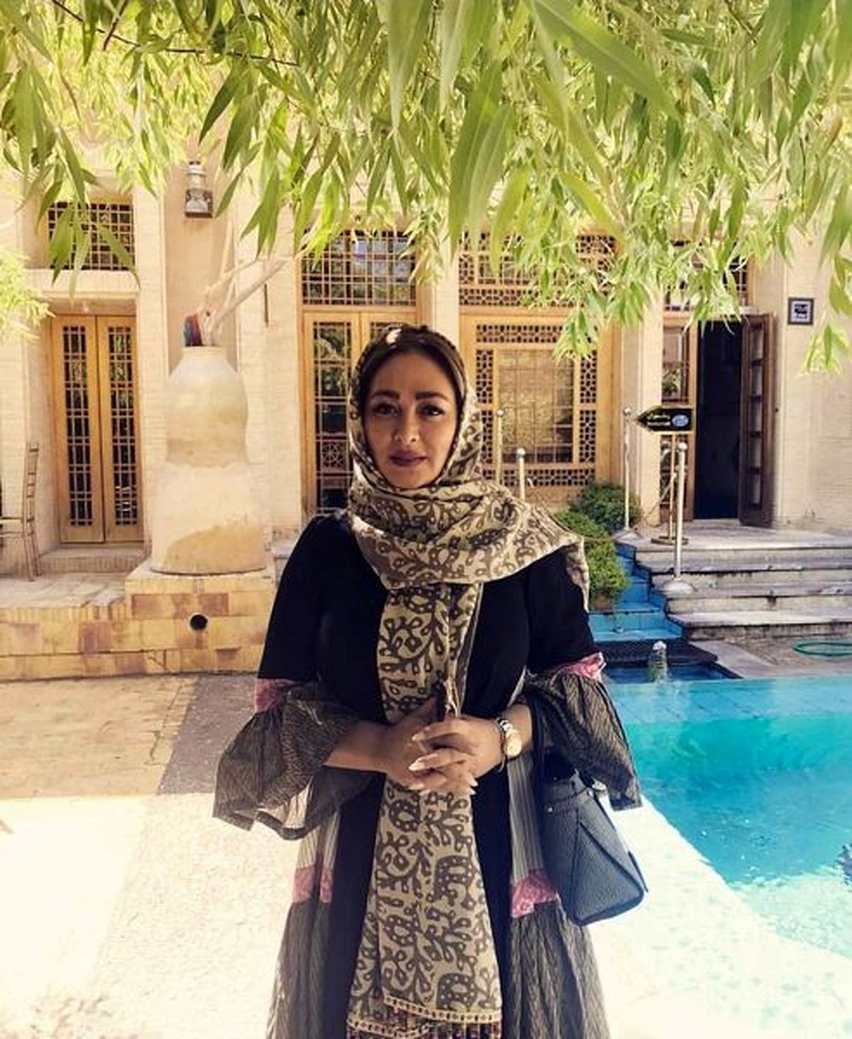 الهام حمیدی در رستوران+عکس