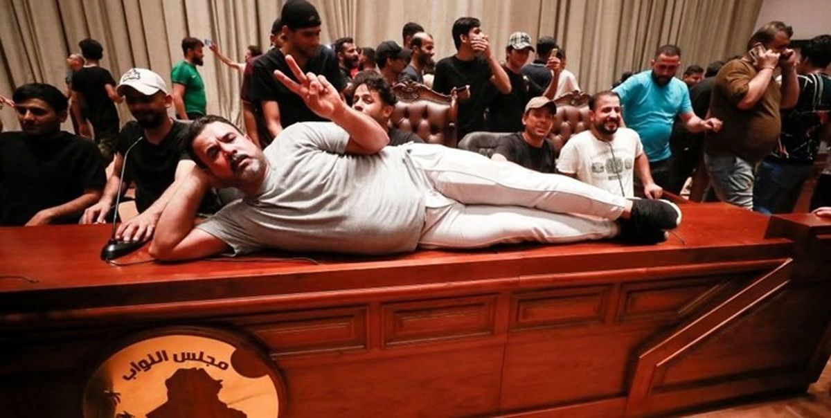 جدیدترین وضعیت بغداد ؛ تحصن آشوبگران حامی جریان صدر در پارلمان ادامه دارد