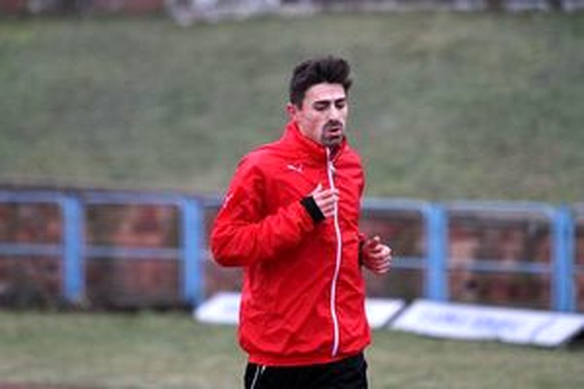 تکلیف هافبک استقلال مشخص می‌شود