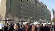 تجمع سپرده‌گذاران کاسپین همزمان با حضور سیف در مجلس