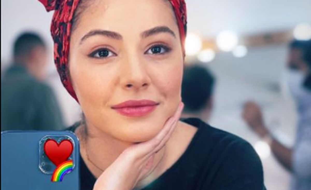 سلفی مهتاب ثروتی با توربان قرمز + عکس