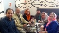 کافه گردی نیما فلاح و پدر و مادر و همسرش+عکس