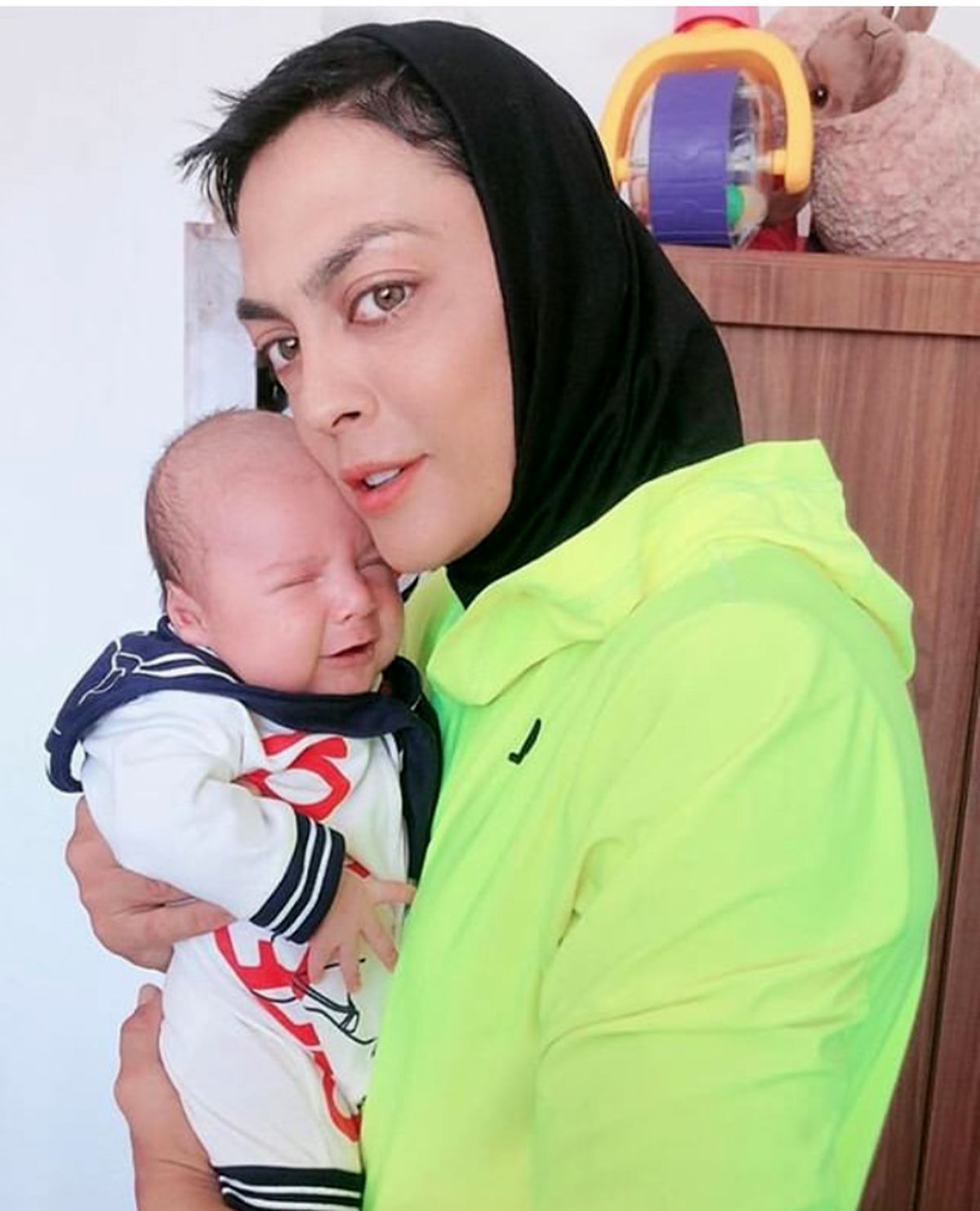 عکس زیبا از حس مادری شهربانو منصوریان برای پسر نازش