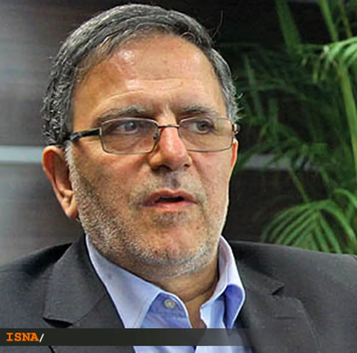 حکم رییس کل بانک مرکزی به وی اعطا شد